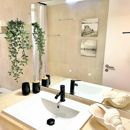 Detailed - In Vilamoura's Heart * Vilamoura