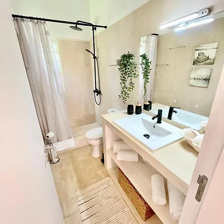 Detailed - In Vilamoura's Heart