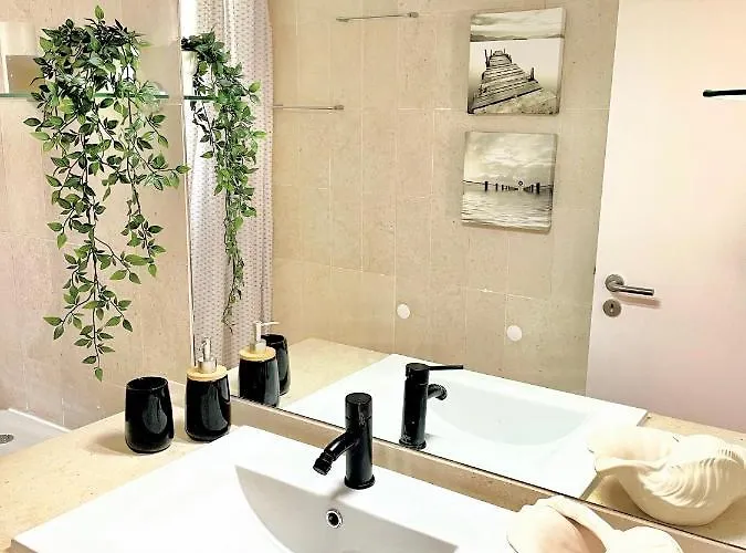 Detailed - In Vilamoura's Heart * Vilamoura