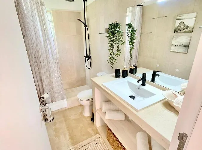 Detailed - In Vilamoura's Heart